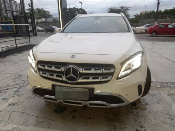 MERCEDES-BENZ GLA 200 1.6 CGI FLEX ADVANCE 7G-DCT